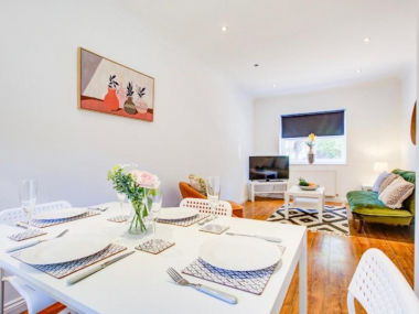 Junction Rd, Romford RM1 3QE, UK