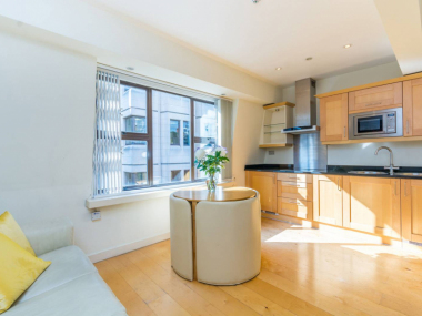 Pearce Manor, Chelmsford CM2 9XH, UK