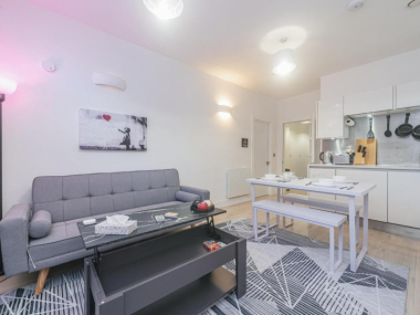 Kings Rd, Reading RG1 4EX, UK