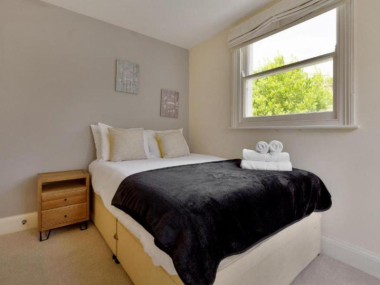 Kinnoul Rd, Hammersmith, London W6 8NG, UK