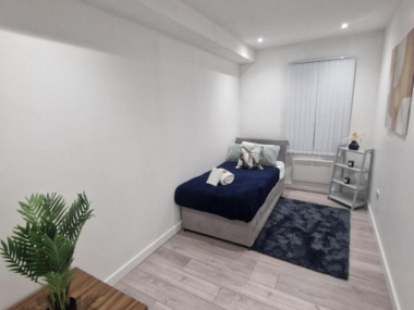 99a Balfour Road, Ilford, IG1 4HR, UK