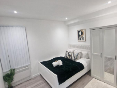 99a Balfour Road, Ilford, IG1 4HR, UK