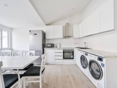 Tudor Ave, Chelmsford CM1 1TE, UK