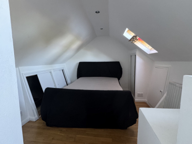 Dalton Ave, Mitcham CR4 3DT, UK