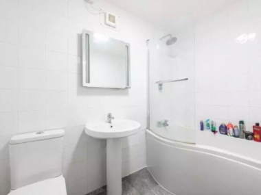 Meyrick Rd, London SW11 2NJ, UK