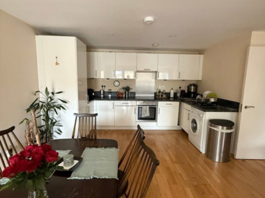 Wandsworth, SW11 3RZ, UK