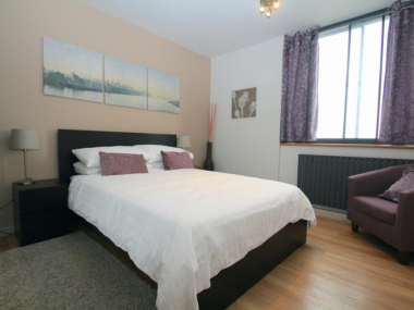 2a Oaklands Ave, Romford RM1 4DP, UK