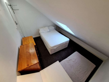 Derby St, Barnsley S70 6ER, UK