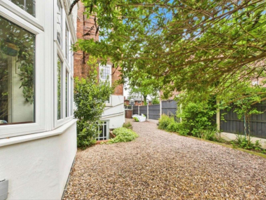 Nottingham, NG5 2GR, UK