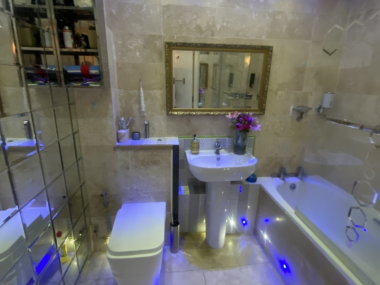 Canary Wharf, E14 8JP