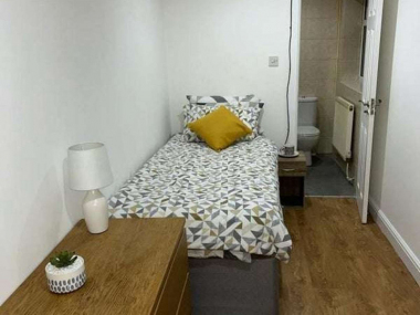 Wakefield, WF6 2BL, UK