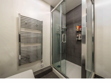 Tooting Bec, SW17 6DA