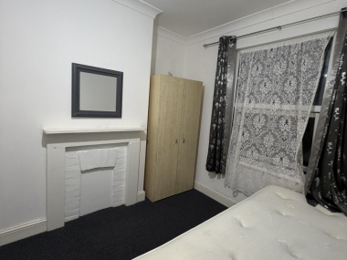 Upper Walthamstow, E17 3NG