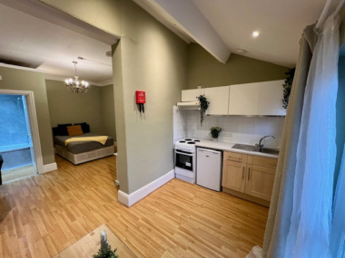 Wandsworth, SW12 9HJ, UK