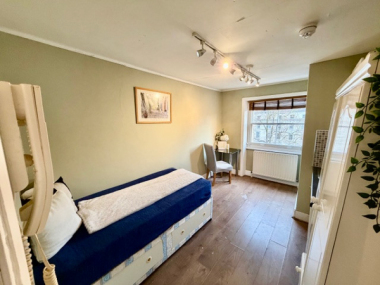 Prince's Square, London W2 4PX, UK