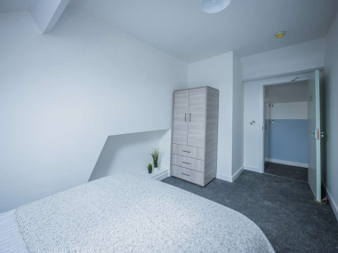 Barnsley, S70 6HW, UK