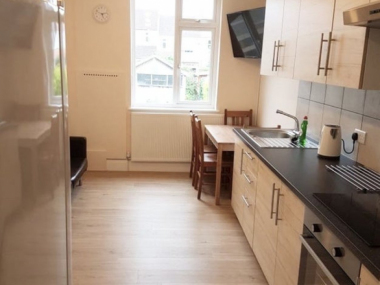 121 Keys Ave, Bristol BS7 0HL, UK