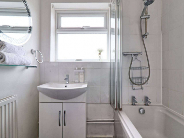 Havering, RM12 4UH, UK