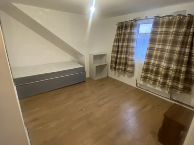 Spelthorne, TW19 7RE, UK