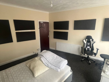 48 Burley Lodge Road, Leeds, LS6 1QF, UK
