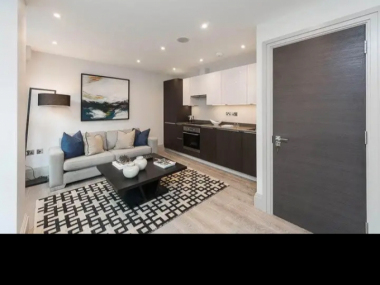 Elephant & Castle Station, London Rd, London SE1 6LW, UK