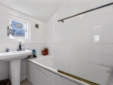 Inman Rd, London SW18 3BB, UK