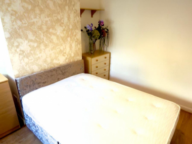 Colliers Wood, SW19 2DF