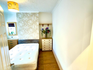 Colliers Wood, SW19 2DF