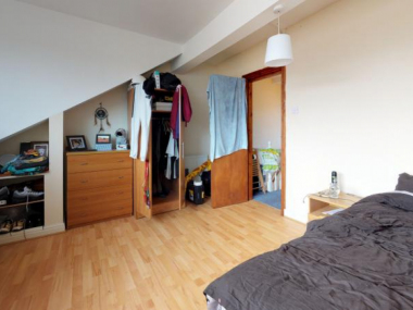 25 Burchett Pl, Leeds LS6 2LN, UK