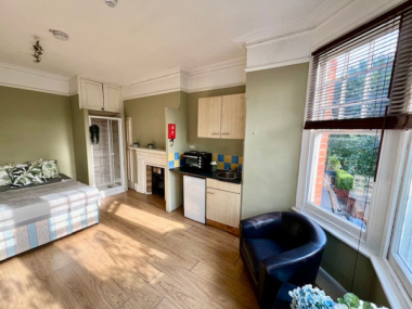 Ealing, W4 5EQ, UK