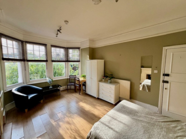 Ealing, W4 5EQ, UK