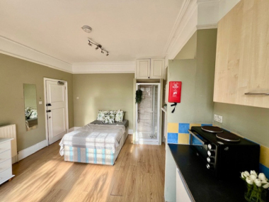 Ealing, W4 5EQ, UK