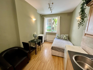 St Stephen's Gardens, London W2 5QU, UK