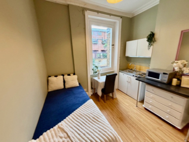 Lena Gardens, London W6 7PY, UK