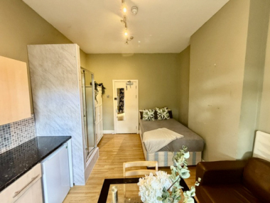 Ealing, W3 8HA, UK