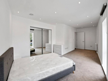Hammersmith and Fulham, W6 8JW, UK