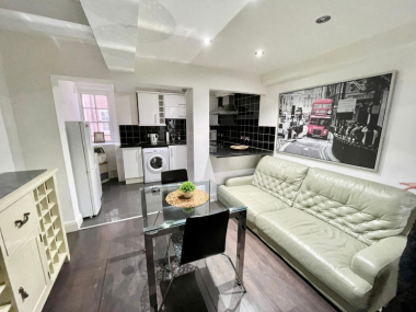 London W2 2RB, UK