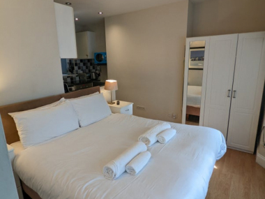 Castletown Rd, London W14 9HE, UK