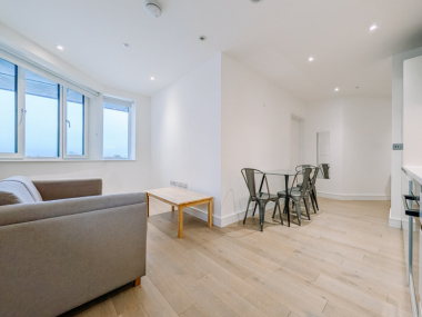 Victoria Rd, Swindon SN1 3BD, UK