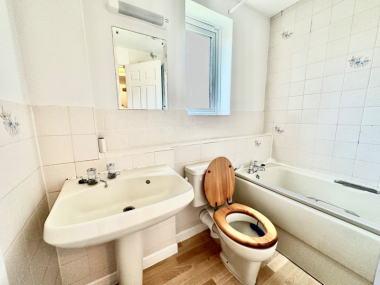 Western Row, Worthing BN11 3LS, UK