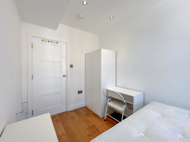 Sussex Gardens, London, W2 1EU, UK