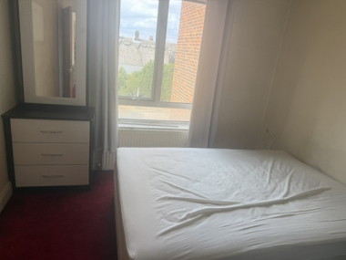 1 Elmwood Crescent, London, NW9 9AB, UK