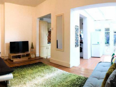 22 Farmdale Road, London, SE10 0LS, UK