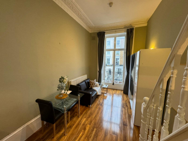 St Stephen's Gardens, London W2 5QU, UK