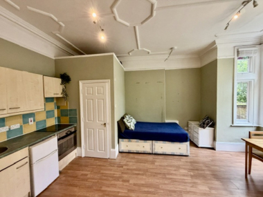 Hounslow, W4 2LT, UK