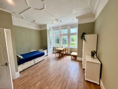 Hounslow, W4 2LT, UK