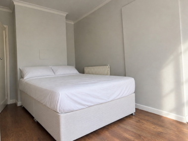 Ealing, UB5 4HZ, UK