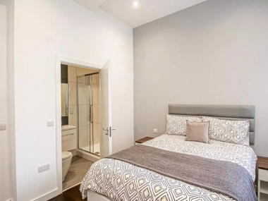 London NW10, UK