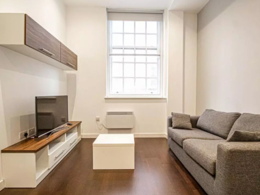 London NW10, UK