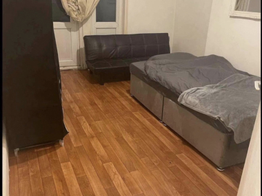 61 Thornton Avenue, London, SW2 4BD, UK